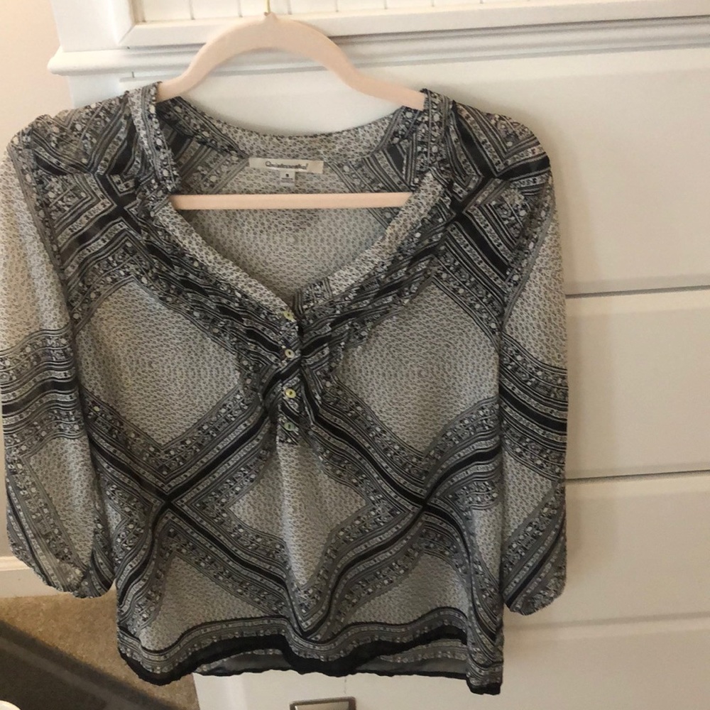 Quintessential black & white blouse